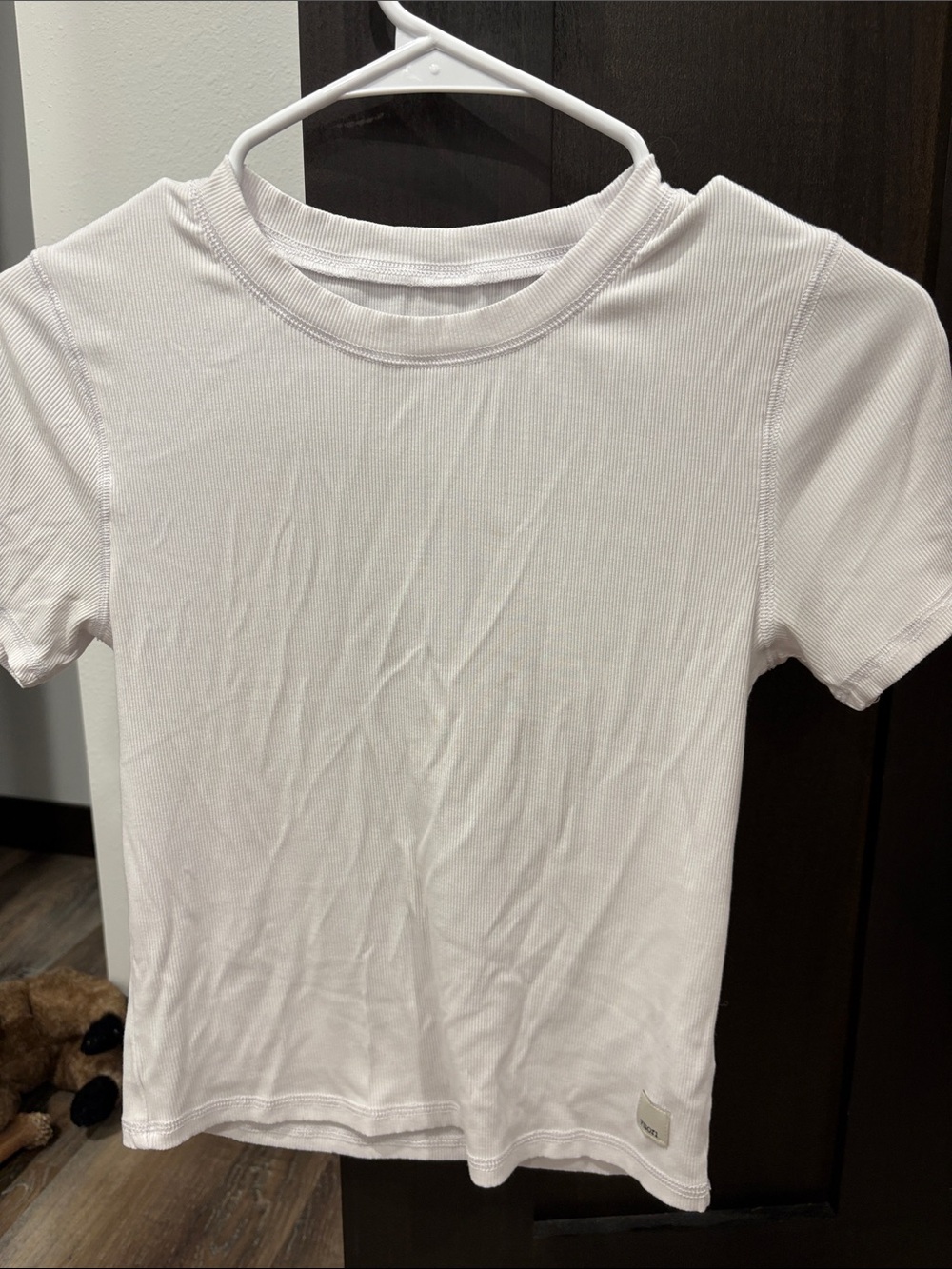 Vuori white ribbed t shirt